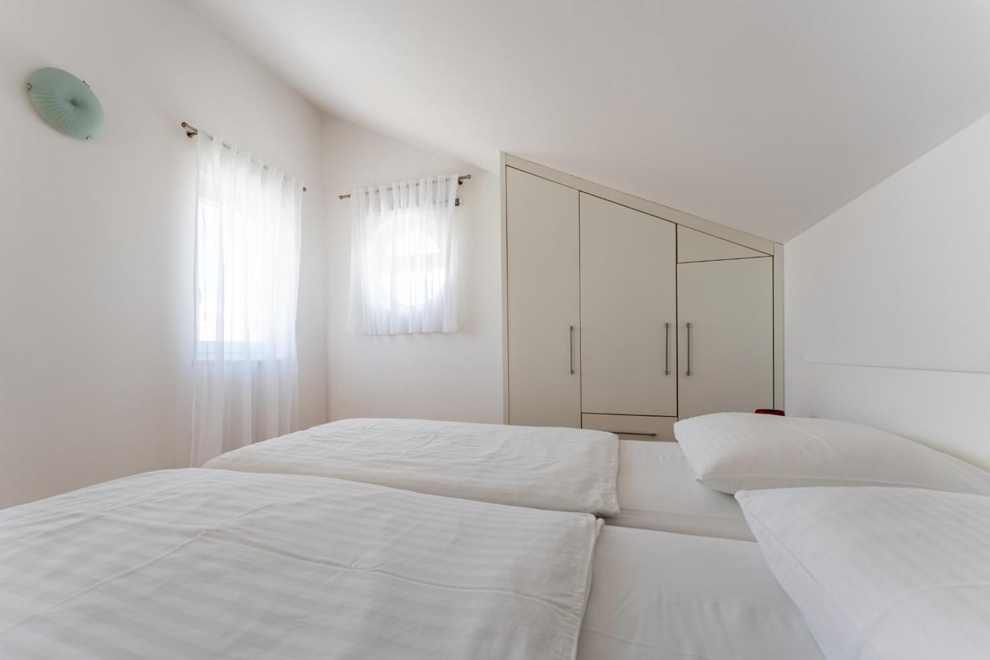 Apartments Barbati Novalja Exterior photo